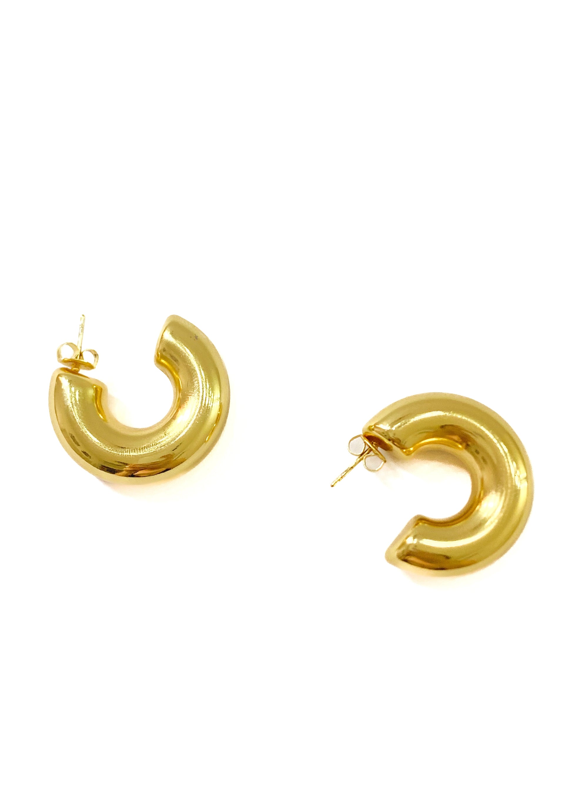 C earrings golden